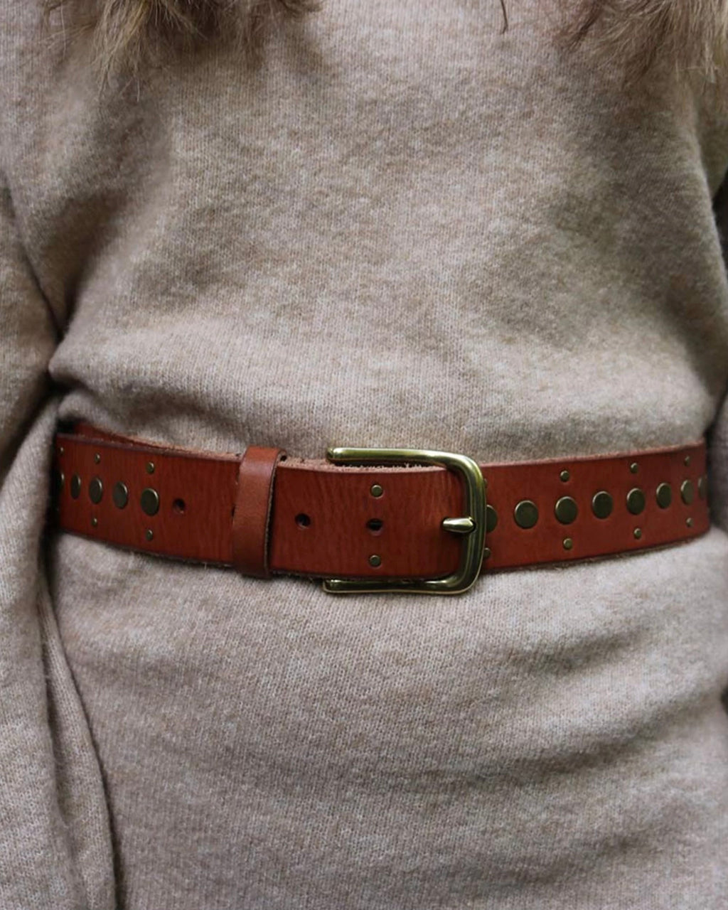 Amsterdam Heritage Women\'s M/L 95 Black Leather Vintage Faye Studded Belt NWT Studded Vintage Leather Belt - AMSHRTG – AMSTERDAM HERITAGE main image 4