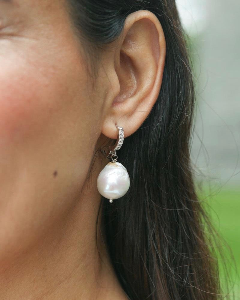 Saachi Glitzy Baroque Earrings